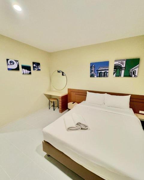 Siri Hotel Пхукет Екстер'єр фото